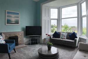 Sjónvarps- og/eða afþreyingartæki á Home in Dunoon Argyll and Bute