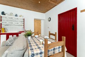 Postel nebo postele na pokoji v ubytování Cottage 194 - Leenane