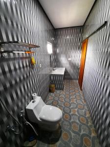 Ένα μπάνιο στο Dua Bidadari Villa