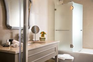 Koupelna v ubytování Shtarkman Erna Boutique Hotel Nahariya + 37 fotografií