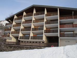 Budova, kde se apartmán nachází + 7 fotografií