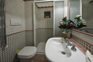 Kúpeľňa v ubytovaní Casa Mariannina + 37 fotografií
