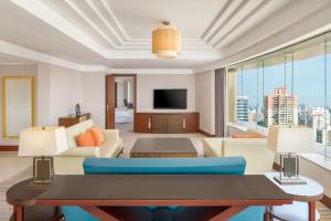 TV a/nebo společenská místnost v ubytování Sheraton Xiamen Hotel
