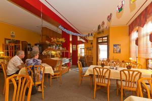 Επισκέπτες που μένουν στο Hotel Tilman