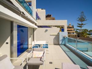 Bazén v ubytování Mogan Beachfront | CarmitAtHome nebo v jeho okolí