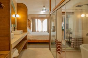 Koupelna v ubytování Hotel Amaca Puerto Vallarta - Adults Only