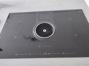 un primer plano de la parte trasera de un ordenador portátil en Location de charme T3 au 2e étage et dernier étage, en Cambo-les-Bains 33 fotos más