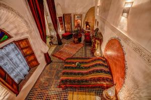 an overhead view of a living room with at Riad Almaz in Fez