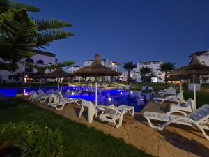 Bazén v ubytování Charmant appartement en résidence piscine nebo v jeho okolí