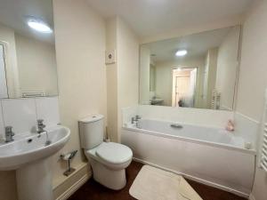 Un baño de The Rehoboth Place 13 fotos más