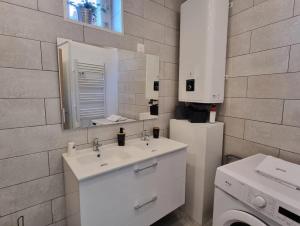 Ένα μπάνιο στο Elegance Provinoise Logement classé 3 étoiles +13 φωτογραφίες