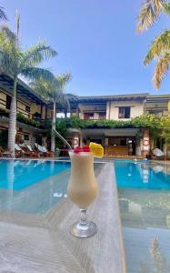 Camali Hotel内部或周边的泳池