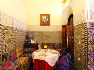 Posezení v ubytování Riad Ibn Khaldoun
