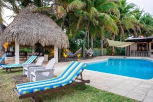 Πισίνα στο ή κοντά στο Villa Moca, casa en la playa, Monterrico