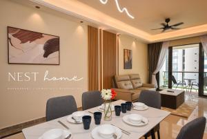 Posezení v ubytování R&F Princess Cove by Nest Home at Johor Bahru