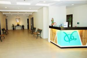 Jízda na kole v ubytování Coron Visitors Hotel nebo okolí