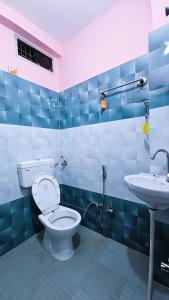 Ένα μπάνιο στο Banjara House n Cafe