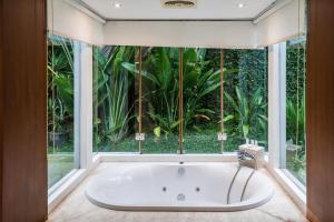 Bilik mandi di Abhayagiri - Sumberwatu Heritage Resort