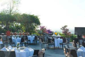 Restoran atau tempat lain untuk makan di Abhayagiri - Sumberwatu Heritage Resort