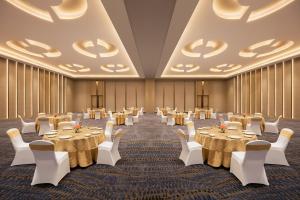 Restaurace v ubytování Courtyard by Marriott Shillong + 37 fotografií