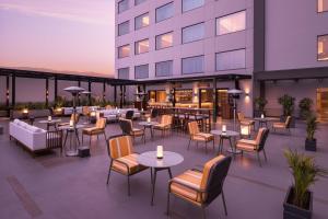 Posezení v ubytování Courtyard by Marriott Shillong