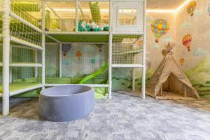 Postel nebo postele na pokoji v ubytování MARION SPA Hotel & Spa - RENOVATION - Rooms, SPA area, Swimming pool, Reception, Restaurant, Lounge Bar, Hookah bar, Children's room, Parking, SPA and Breakfast included in the price