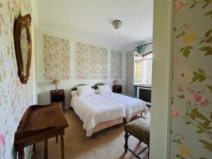 Postel nebo postele na pokoji v ubytování Grande Villa Provençale avec Piscine Privée à Gémenos + 30 fotografií