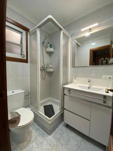 Koupelna v ubytování Apartaments Portbou Costa Brava