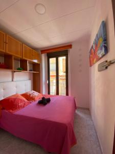 Postel nebo postele na pokoji v ubytování Apartaments Portbou Costa Brava