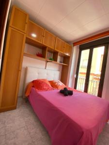 Postel nebo postele na pokoji v ubytování Apartaments Portbou Costa Brava