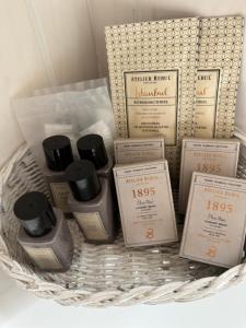 Foto dalla galleria di Miss cocotte champêtre a Gesves Altre 23 foto