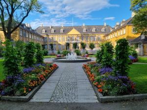 Zahrada ubytování Brygga B&B Trondheim sentrum, privat rom i vårt hjem