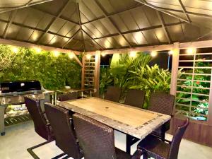 Fotografie z fotogalerie ubytování 弓ヶ浜海水浴場徒歩1分! 一棟貸別荘! Yumigahama Beach House & BBQ! v destinaci Minamiizu