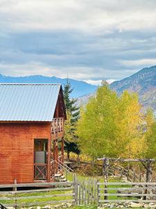 Φωτογραφία από το άλμπουμ του Hill SilENCE MESTIA 1 στη Μέστια +38 φωτογραφίες