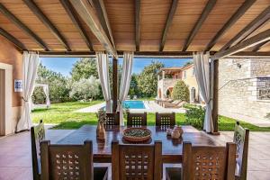 Κήπος έξω από το Villa Gimino