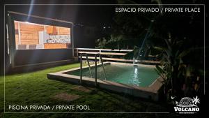 Domo Volcano Suite Experience PISCINA CLIMATIZADA内部或周边的泳池