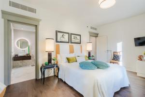 Ένα ή περισσότερα κρεβάτια σε δωμάτιο στο Casa Antonia Luxury 2 Bedrooms Apartment