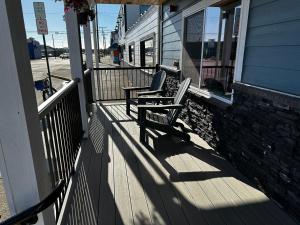 Balkón nebo terasa v ubytování Dock Street Inn