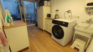 A kitchen or kitchenette at HABANERAS