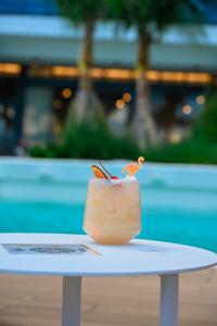 La alberca dentro o cerca de Glamorous Gale Miami Ocean View Balcony Resort & Spa