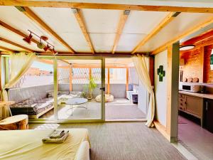 Zdjęcie z galerii obiektu Golden Wave Surf 2 w Corralejo