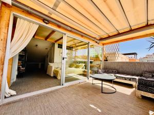 Zdjęcie z galerii obiektu Golden Wave Surf 2 w Corralejo