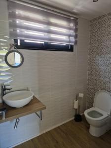 Koupelna v ubytování C - Delightful 2 bedroom Vacation home