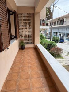 a walkway in front of a building at Fani's Home No 14 in Tríkala
