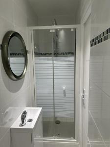 Ένα μπάνιο στο Appartement R