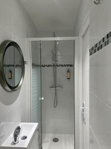 Ένα μπάνιο στο Appartement R