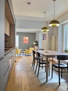 Kuchyň nebo kuchyňský kout v ubytování Magnifique Appartement au Centre de Chamonix