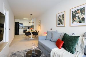 Χώρος καθιστικού στο Joyful Homes +46 φωτογραφίες