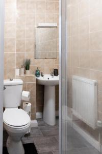 Imagen de la galería de Charming Private Studio-EnSuite & Kitchenette in Town centre Apartment, en Lillington