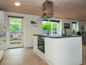 Fotografie z fotogalerie ubytování 12 person holiday home in Ulfborg v destinaci Øby + 37 fotografií